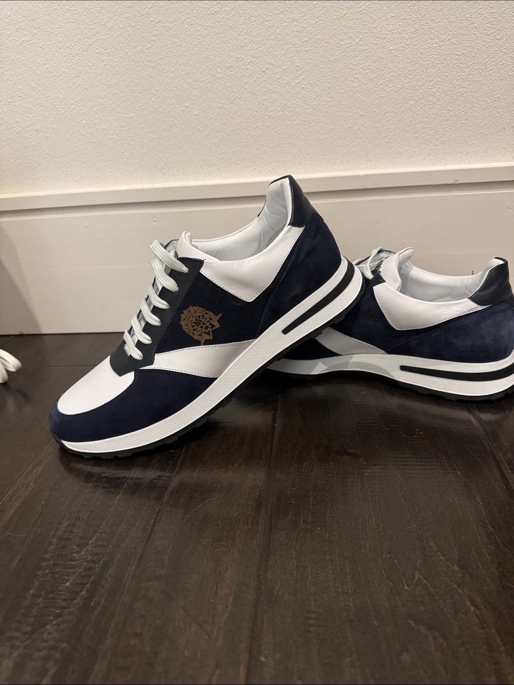New Maceoo Men's Navy & White Fashion Sneakers never worn